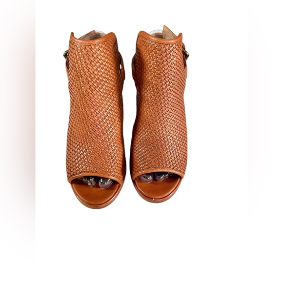 Frye Dani Woven Shield Leather Block Heeled Sandals - Picture 4 of 16